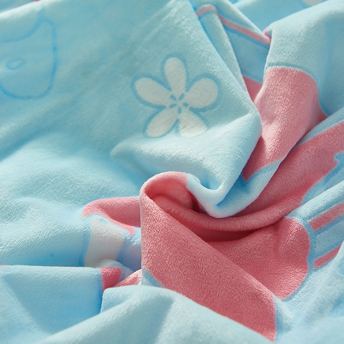 91家纺网 家纺一手货源 找家纺 梵克保罗 2025新款秋冬6D水晶绒雕花绒牛奶绒法莱绒学生三件套 火鸟