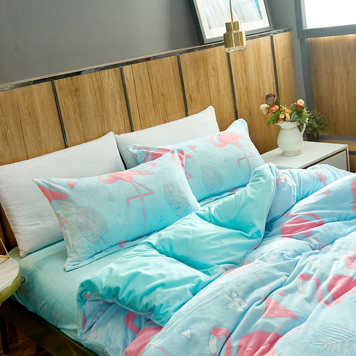 91家纺网 家纺一手货源 找家纺 （总）梵克保罗 2025新款秋冬6D水晶绒雕花绒牛奶绒法莱绒学生三件套