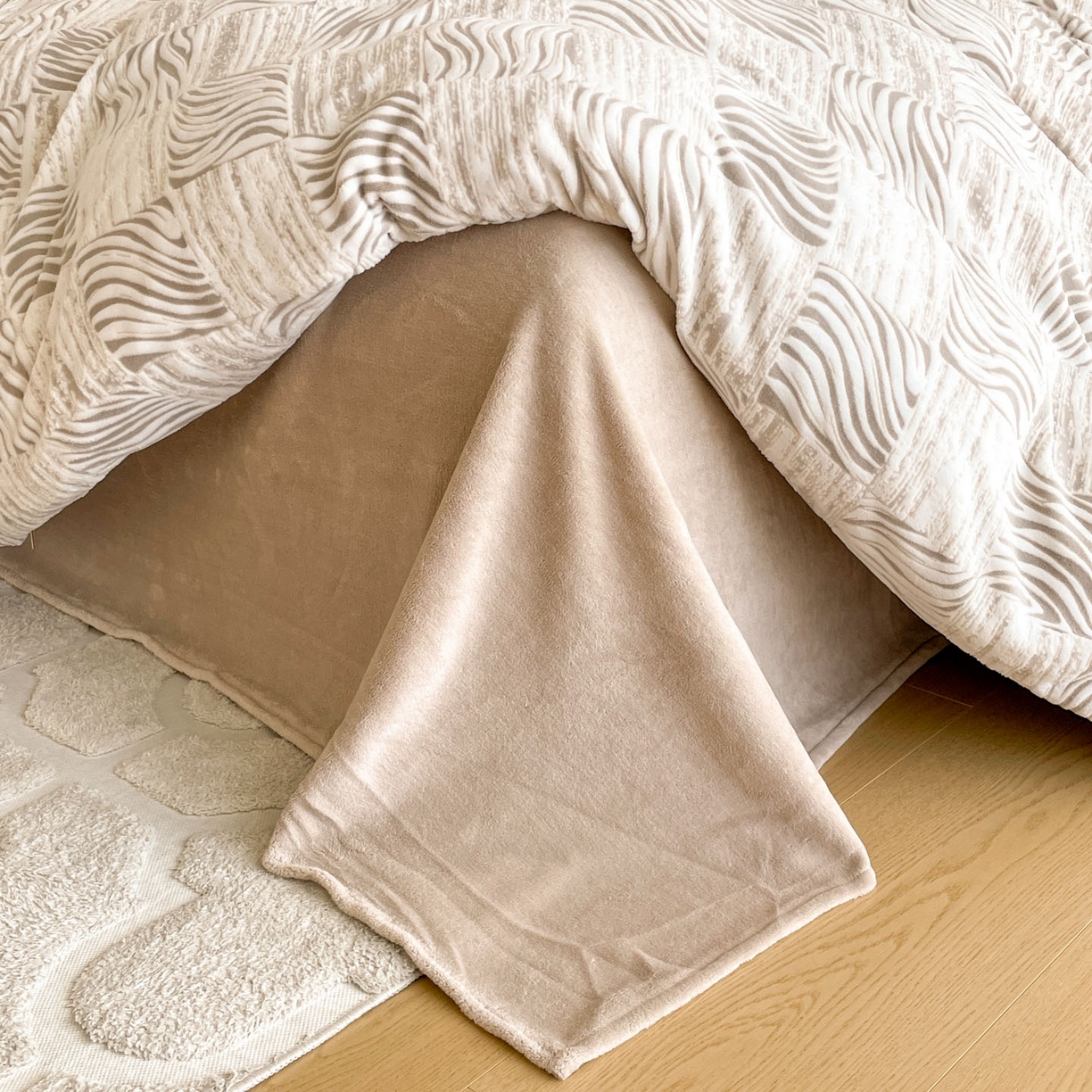 91家纺网 家纺一手货源 找家纺 梵克保罗 2025新款保暖舒适雕花绒四件套 斑马暖咖