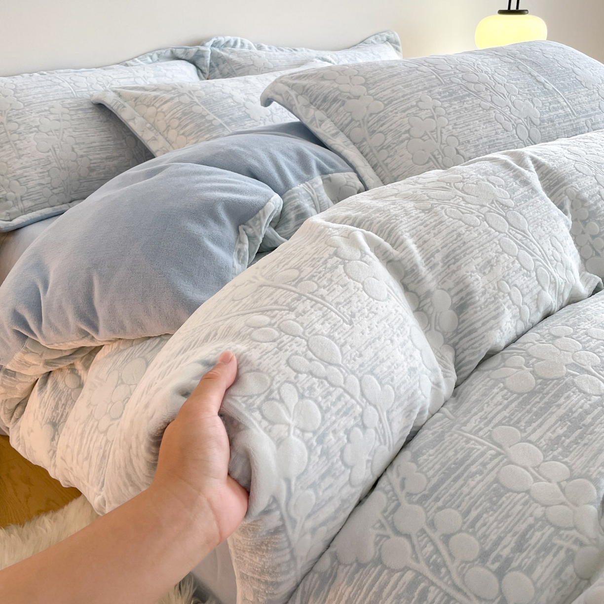 91家纺网 家纺一手货源 找家纺 （总）梵克保罗 2025新款保暖舒适雕花绒四件套