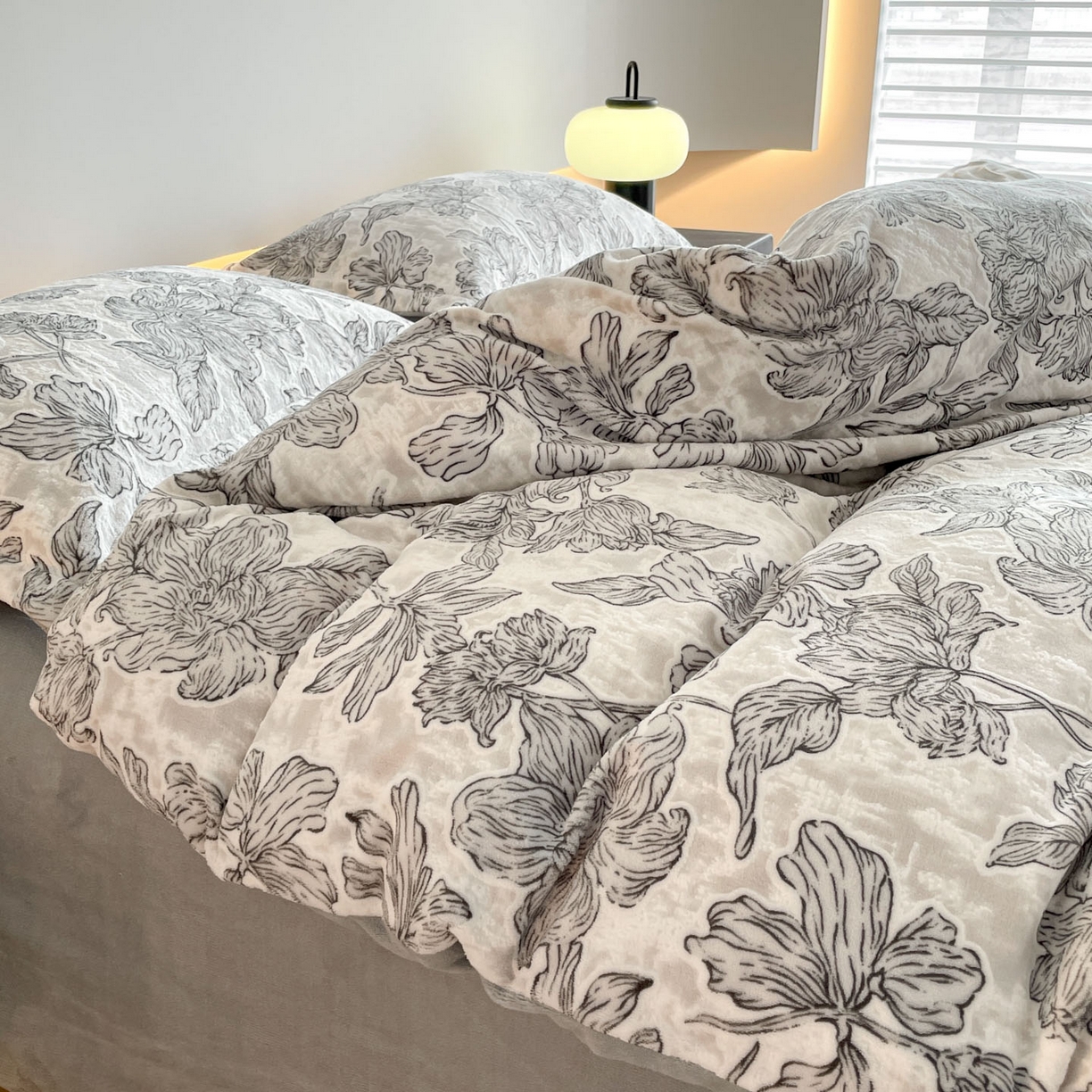 91家纺网 家纺一手货源 找家纺 梵克保罗 2025新款保暖舒适雕花绒四件套 心中之城