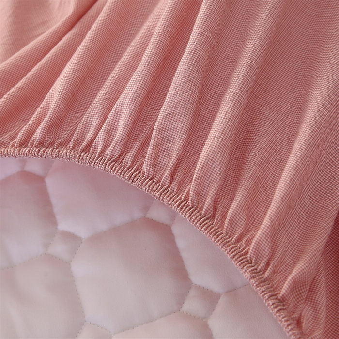 91家纺网 家纺一手货源 找家纺 梵克保罗 2025新款无印风全棉色织水洗棉夹棉床笠 千鸟格粉