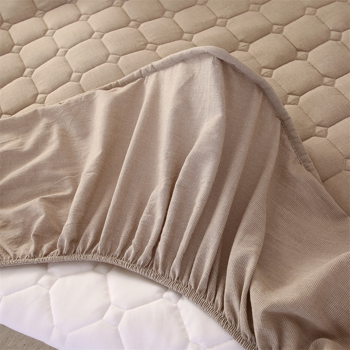 91家纺网 家纺一手货源 找家纺 梵克保罗 2025新款无印风全棉色织水洗棉夹棉床笠 千鸟格驼