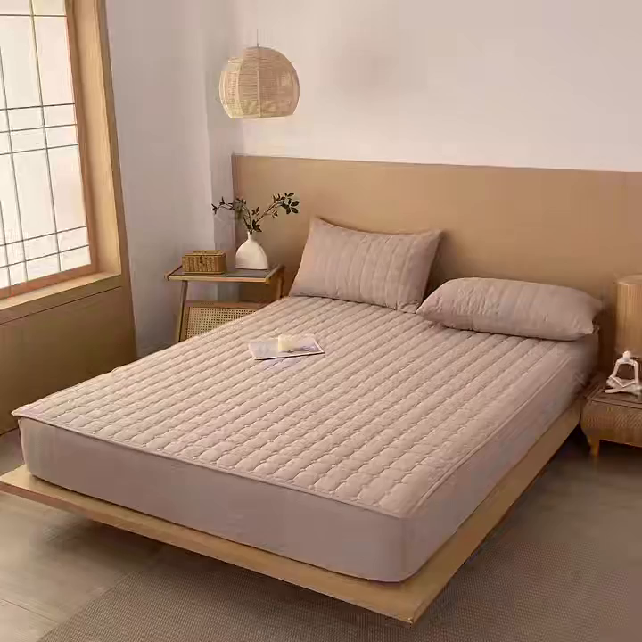 91家纺网 家纺一手货源 找家纺 梵克保罗 2025新款无印风全棉色织水洗棉夹棉床笠 千鸟格驼