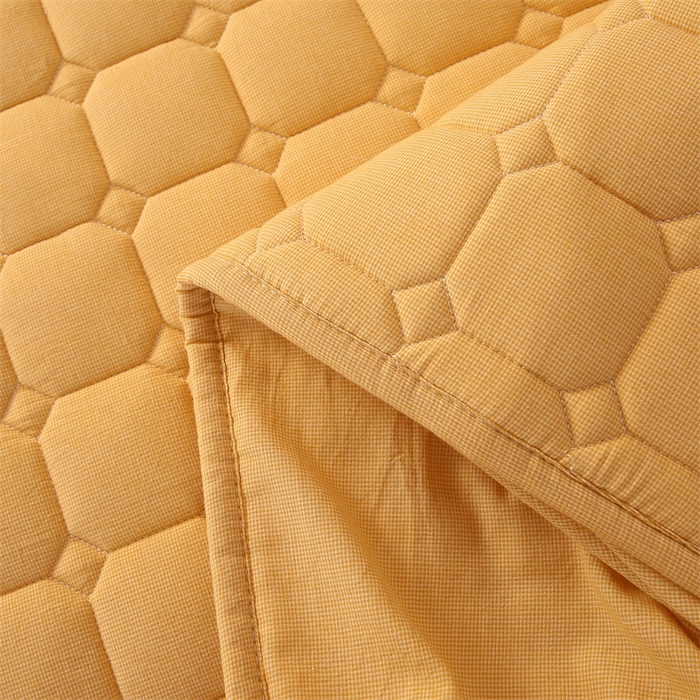 91家纺网 家纺一手货源 找家纺 梵克保罗 2025新款无印风全棉色织水洗棉夹棉床笠 千鸟格招财金