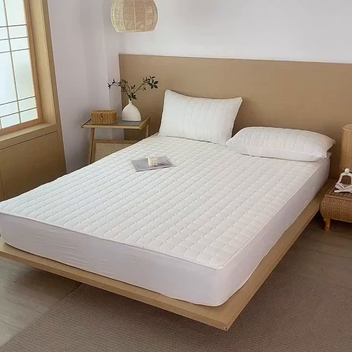 91家纺网 家纺一手货源 找家纺 梵克保罗 2025新款无印风全棉色织水洗棉夹棉床笠 无印纯净白