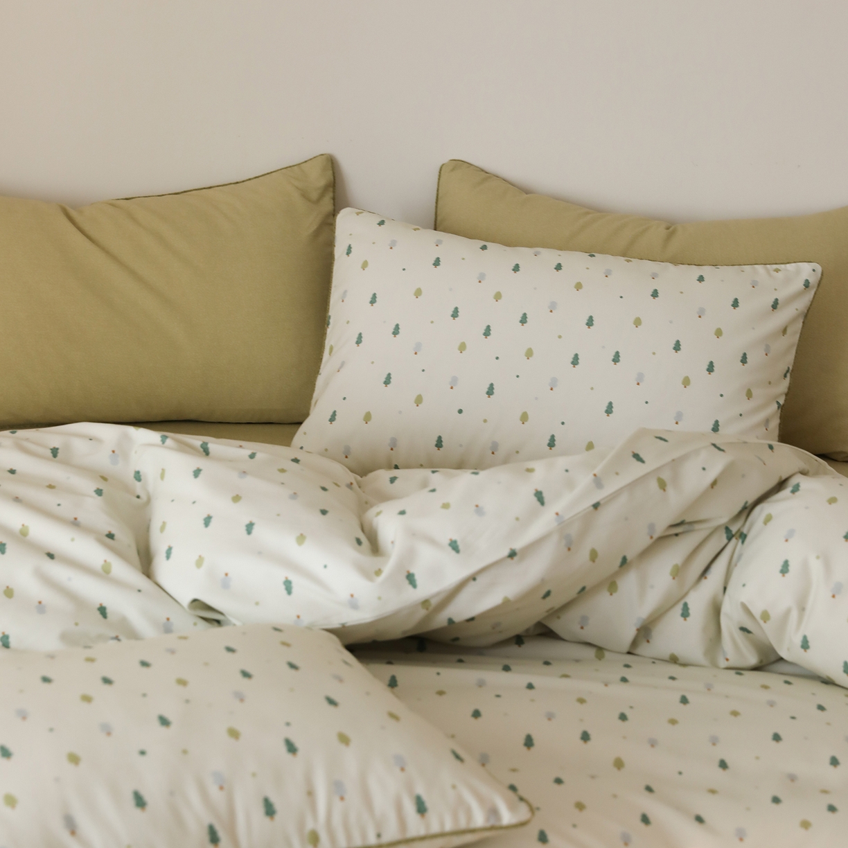 91家纺网 家纺一手货源 找家纺 时年家纺 2025新款全棉纯棉生态磨毛嵌绳款系列四件套 绿光森林