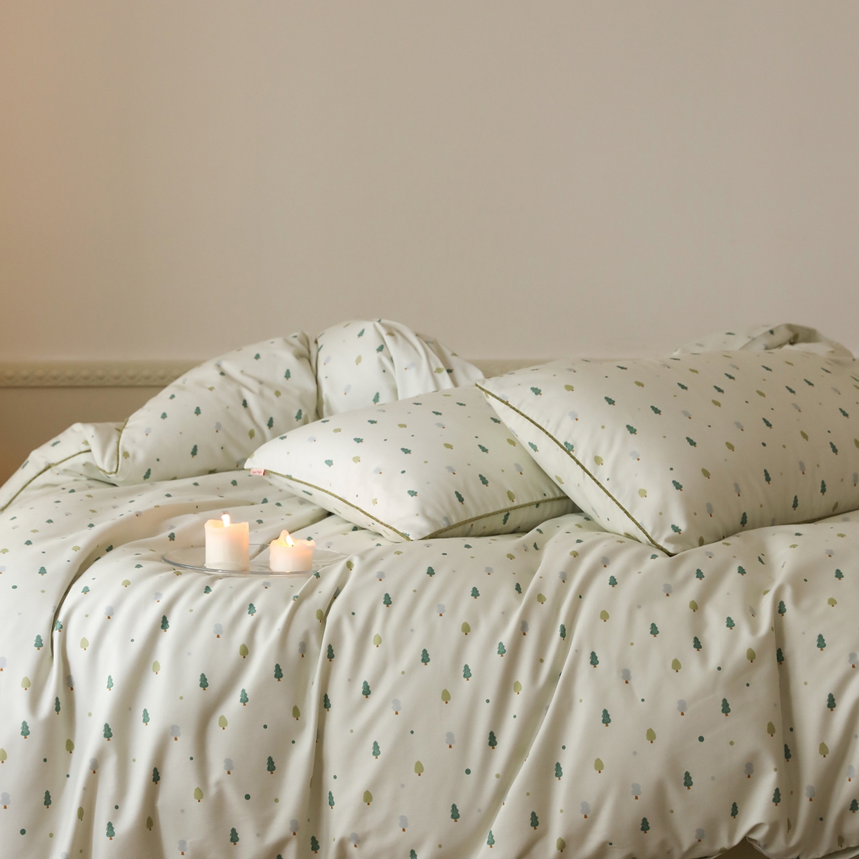 91家纺网 家纺一手货源 找家纺 时年家纺 2025新款全棉纯棉生态磨毛嵌绳款系列四件套 绿光森林