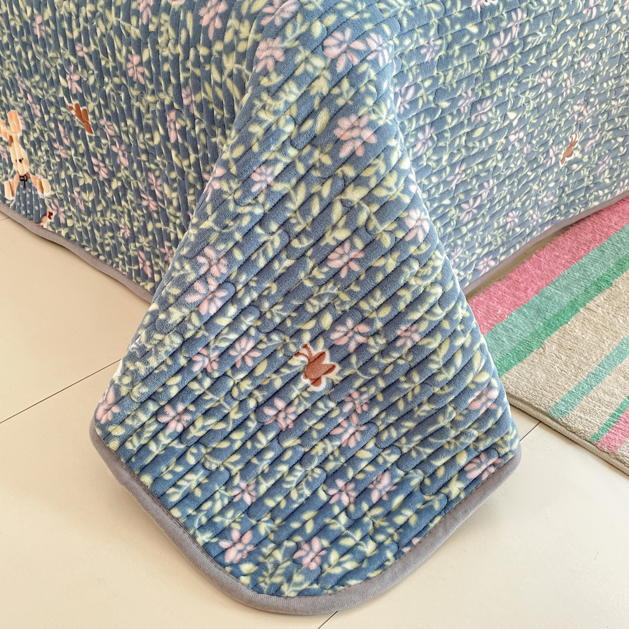 91家纺网 家纺一手货源 找家纺 （总）贝扬思家纺 2025新款高克重牛奶绒豆豆被套床盖四件套-悦心系列