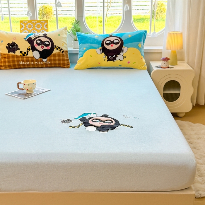 91家纺网 家纺一手货源 找家纺 （总）雯豆家纺 正版授权IP纯色贴布绣牛奶绒床笠三件套加厚卡通床垫保护套
