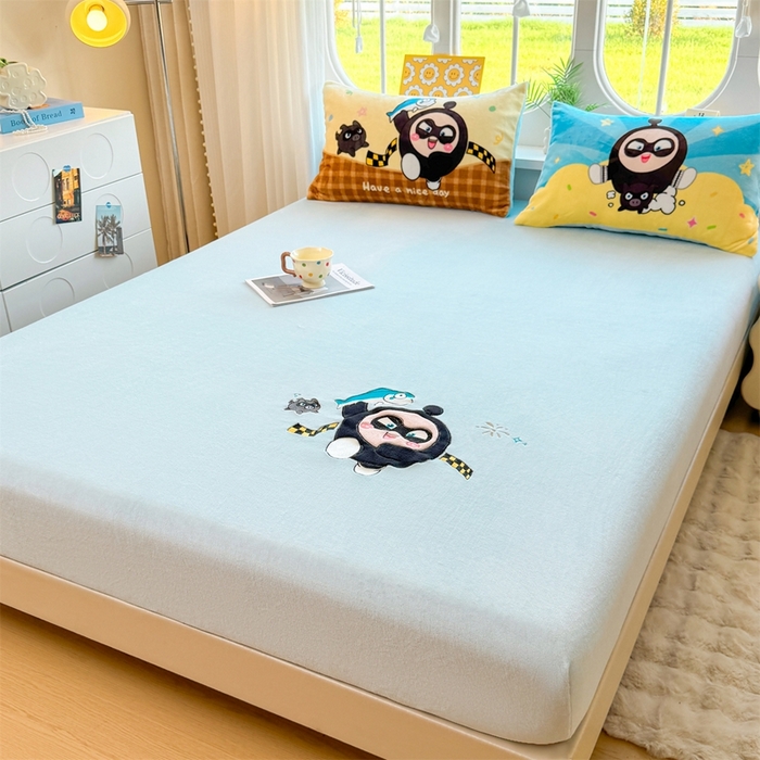 91家纺网 家纺一手货源 找家纺 （总）雯豆家纺 正版授权IP纯色贴布绣牛奶绒床笠三件套加厚卡通床垫保护套