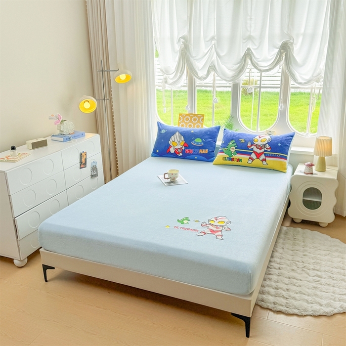 91家纺网 家纺一手货源 找家纺 雯豆家纺 正版授权IP纯色贴布绣牛奶绒床笠三件套加厚卡通床垫保护套 奥特曼-蓝
