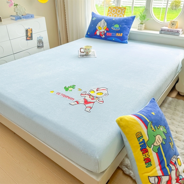 91家纺网 家纺一手货源 找家纺 雯豆家纺 正版授权IP纯色贴布绣牛奶绒床笠三件套加厚卡通床垫保护套 奥特曼-蓝