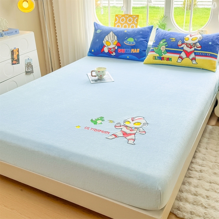 91家纺网 家纺一手货源 找家纺 雯豆家纺 正版授权IP纯色贴布绣牛奶绒床笠三件套加厚卡通床垫保护套 奥特曼-蓝