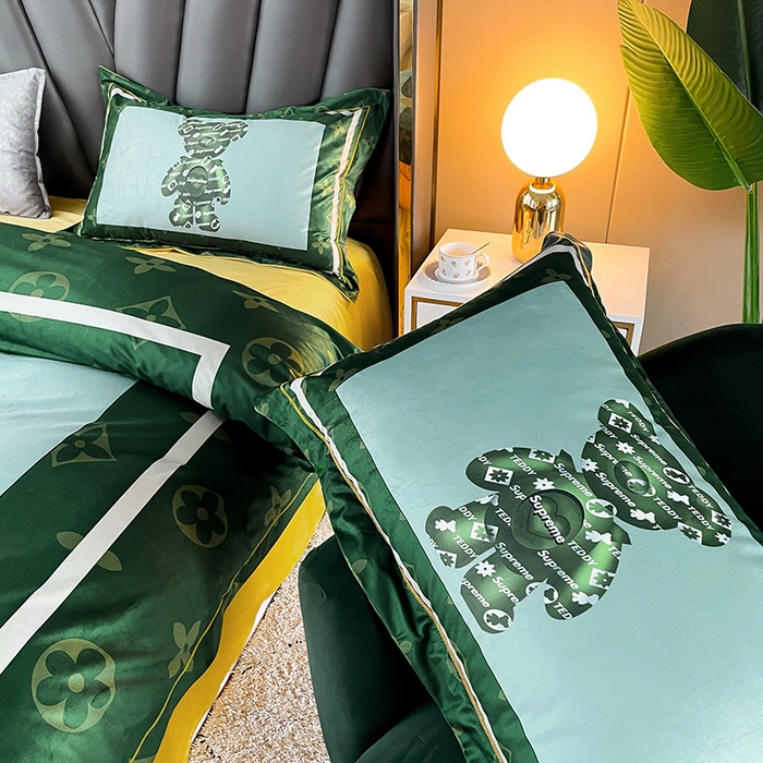 91家纺网 家纺一手货源 找家纺 梵克保罗 2025秋冬新品有氧臻棉绒数码印花9斤单品四件套牛奶绒兔毛绒 泰迪熊-墨绿