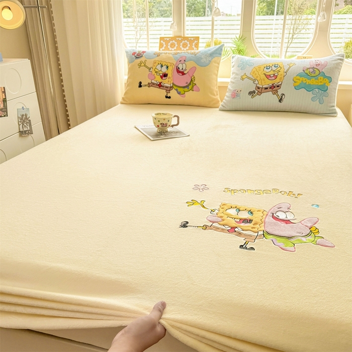 91家纺网 家纺一手货源 找家纺 雯豆家纺 正版授权IP纯色贴布绣牛奶绒床笠三件套加厚卡通床垫保护套 海绵宝宝