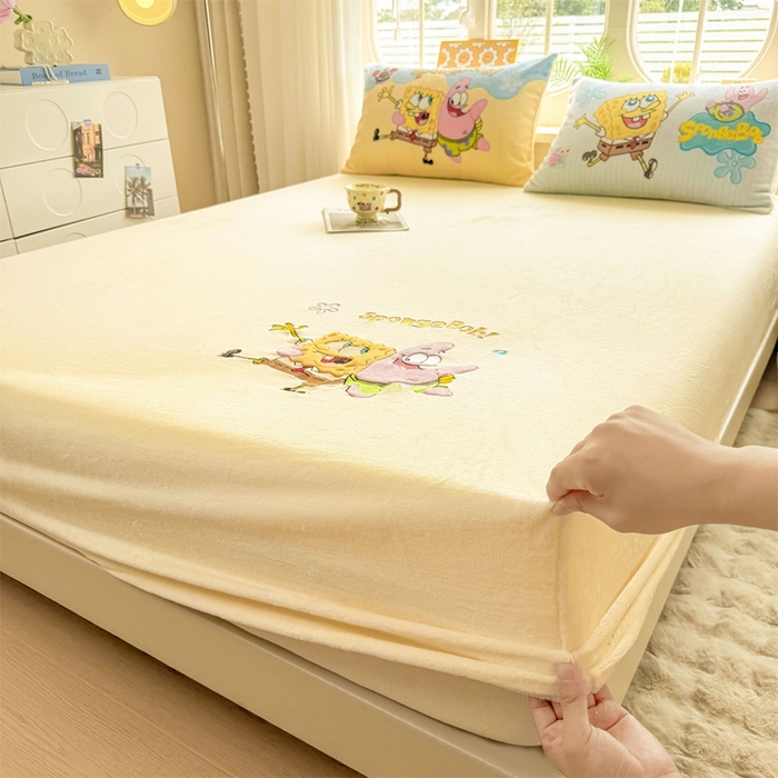 91家纺网 家纺一手货源 找家纺 雯豆家纺 正版授权IP纯色贴布绣牛奶绒床笠三件套加厚卡通床垫保护套 海绵宝宝