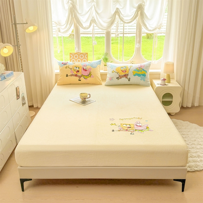 91家纺网 家纺一手货源 找家纺 雯豆家纺 正版授权IP纯色贴布绣牛奶绒床笠三件套加厚卡通床垫保护套 海绵宝宝