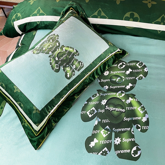 91家纺网 家纺一手货源 找家纺 梵克保罗 2025秋冬新品有氧臻棉绒数码印花9斤单品四件套牛奶绒兔毛绒-单品系列 泰迪熊-墨绿