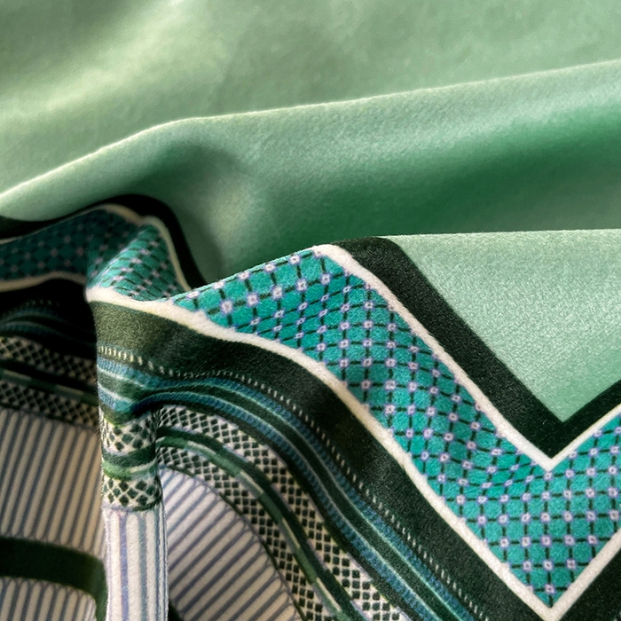 91家纺网 家纺一手货源 找家纺 梵克保罗 2025秋冬新品有氧臻棉绒数码印花9斤单品四件套牛奶绒兔毛绒-单品系列 流金岁月-绿