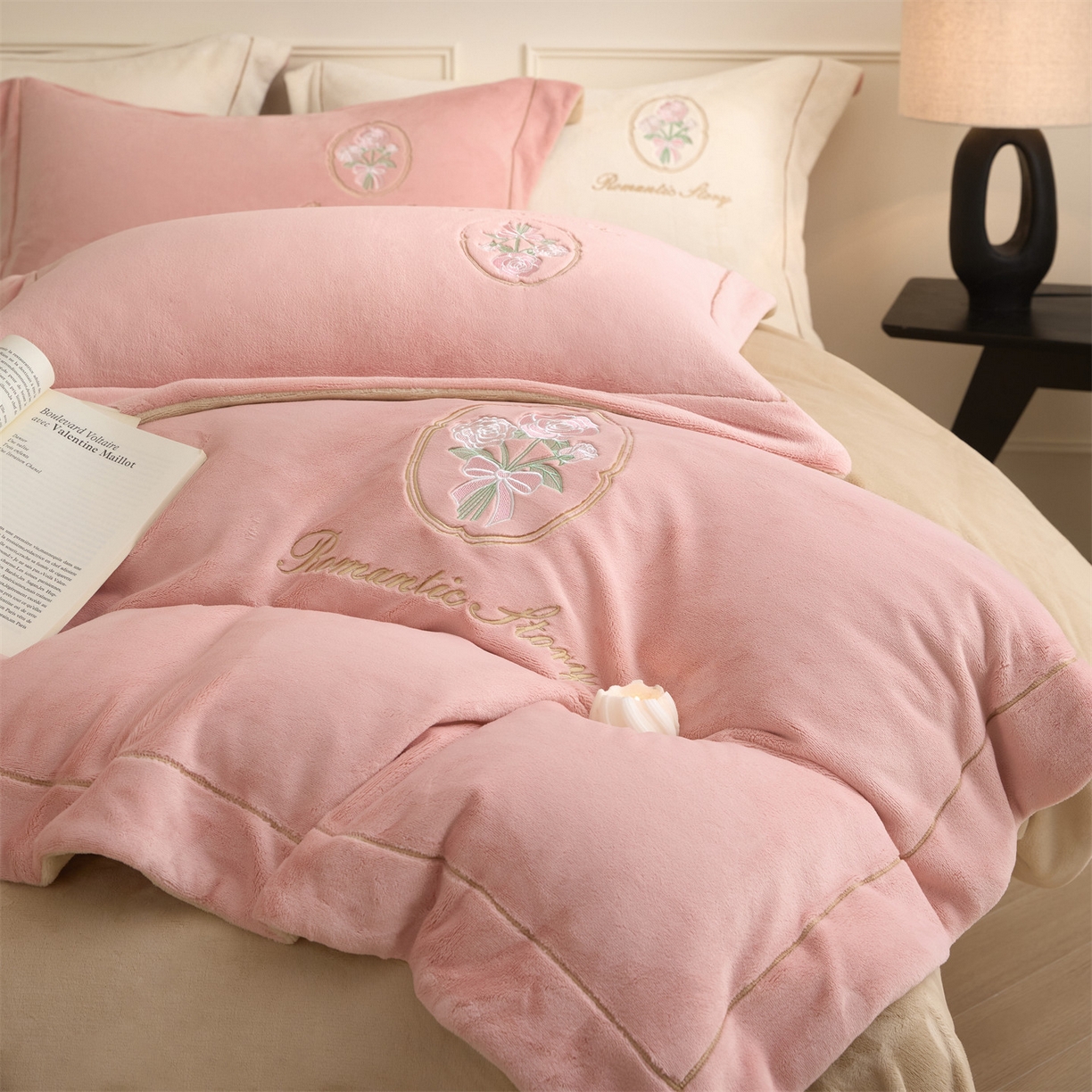 91家纺网 家纺一手货源 找家纺 （总）梦幻之城 2025新款牛奶绒系列四件套-沁雅