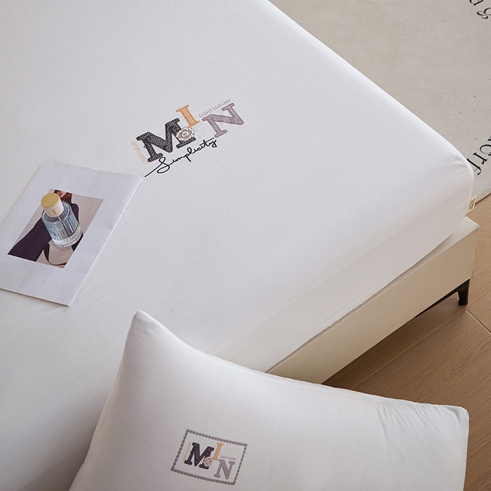 91家纺网 家纺一手货源 找家纺 爱诗诺家纺 2025新款亲肤A类锦小棉水洗色织原棉抗菌透气床笠四季款床罩床垫保护套 锦小棉床笠--米白