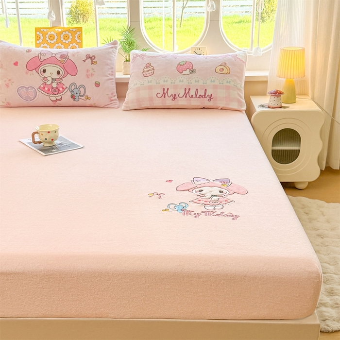 91家纺网 家纺一手货源 找家纺 雯豆家纺 正版授权IP纯色贴布绣牛奶绒床笠三件套加厚卡通床垫保护套 美乐蒂