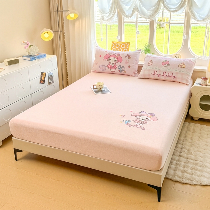 91家纺网 家纺一手货源 找家纺 雯豆家纺 正版授权IP纯色贴布绣牛奶绒床笠三件套加厚卡通床垫保护套 美乐蒂