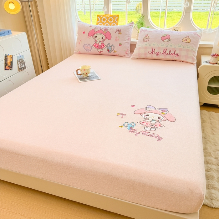 91家纺网 家纺一手货源 找家纺 雯豆家纺 正版授权IP纯色贴布绣牛奶绒床笠三件套加厚卡通床垫保护套 美乐蒂