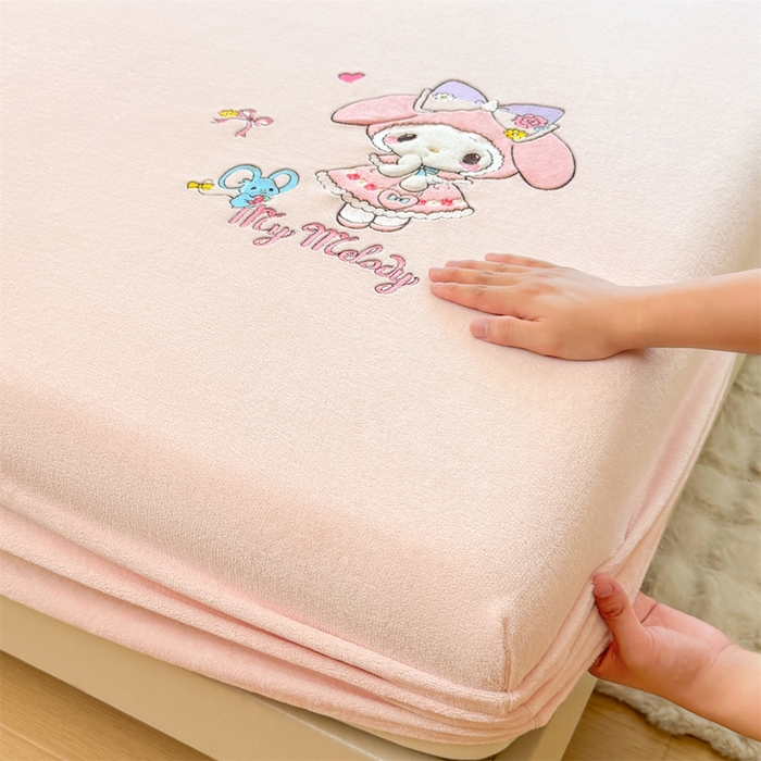 91家纺网 家纺一手货源 找家纺 雯豆家纺 正版授权IP纯色贴布绣牛奶绒床笠三件套加厚卡通床垫保护套 美乐蒂