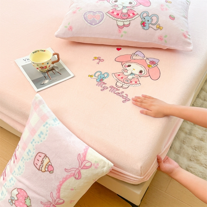 91家纺网 家纺一手货源 找家纺 雯豆家纺 正版授权IP纯色贴布绣牛奶绒床笠三件套加厚卡通床垫保护套 美乐蒂