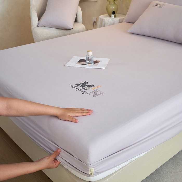 91家纺网 家纺一手货源 找家纺 爱诗诺家纺 2025新款亲肤A类锦小棉水洗色织原棉抗菌透气床笠四季款床罩床垫保护套 锦小棉床笠--浅灰