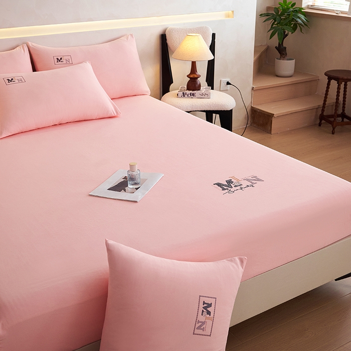 91家纺网 家纺一手货源 找家纺 爱诗诺家纺 2025新款亲肤A类锦小棉水洗色织原棉抗菌透气床笠四季款床罩床垫保护套 锦小棉床笠--少女粉