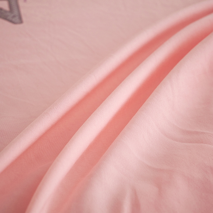 91家纺网 家纺一手货源 找家纺 爱诗诺家纺 2025新款亲肤A类锦小棉水洗色织原棉抗菌透气床笠四季款床罩床垫保护套 锦小棉床笠--少女粉