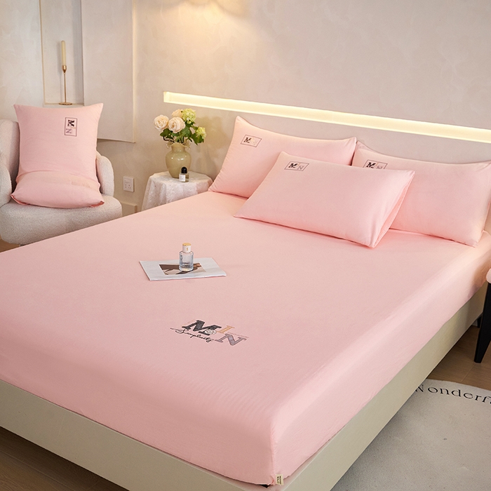 91家纺网 家纺一手货源 找家纺 爱诗诺家纺 2025新款亲肤A类锦小棉水洗色织原棉抗菌透气床笠四季款床罩床垫保护套 锦小棉床笠--少女粉