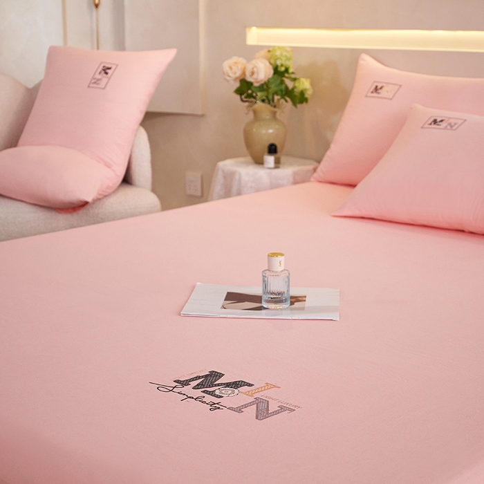 91家纺网 家纺一手货源 找家纺 爱诗诺家纺 2025新款亲肤A类锦小棉水洗色织原棉抗菌透气床笠四季款床罩床垫保护套 锦小棉床笠--少女粉