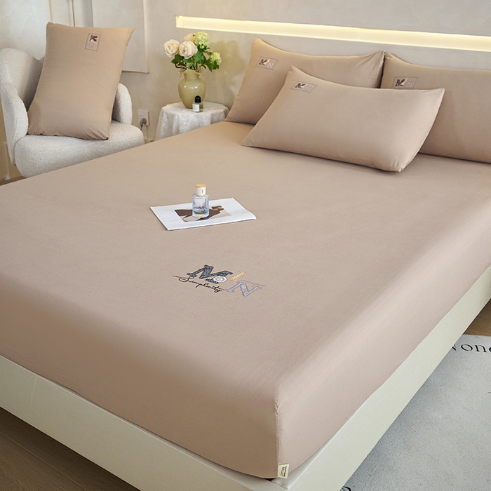 91家纺网 家纺一手货源 找家纺 爱诗诺家纺 2025新款亲肤A类锦小棉水洗色织原棉抗菌透气床笠四季款床罩床垫保护套 锦小棉床笠--浅咖