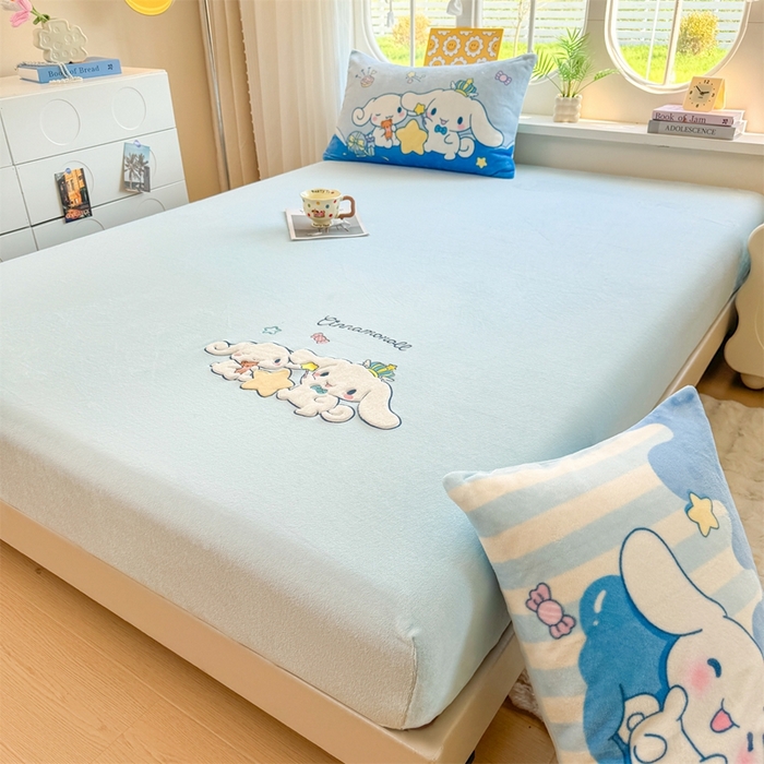 91家纺网 家纺一手货源 找家纺 雯豆家纺 正版授权IP纯色贴布绣牛奶绒床笠三件套加厚卡通床垫保护套 玉桂狗