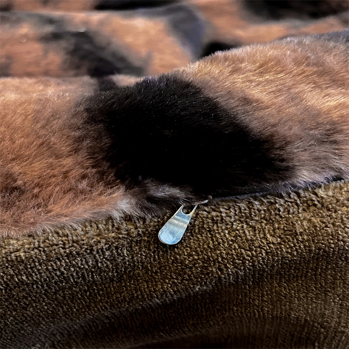 91家纺网 家纺一手货源 找家纺 莉莉安家纺 2025新款加厚保暖兔毛绒四件套 美拉德-斑马纹