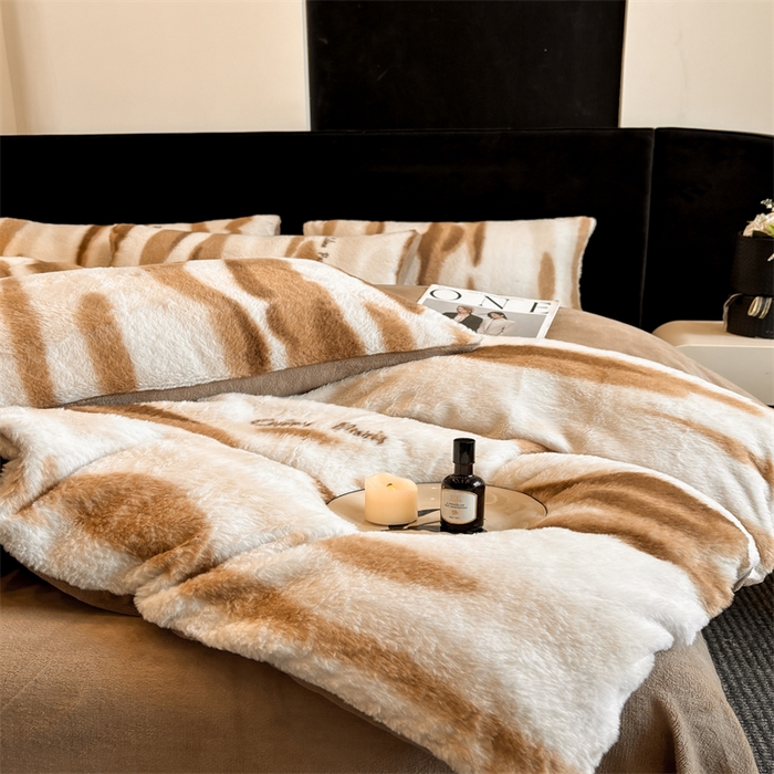 91家纺网 家纺一手货源 找家纺 莉莉安家纺 2025新款加厚保暖兔毛绒四件套 美拉德-拿铁纹