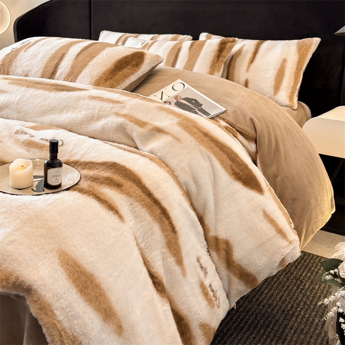 91家纺网 家纺一手货源 找家纺 莉莉安家纺 2025新款加厚保暖兔毛绒四件套 美拉德-拿铁纹