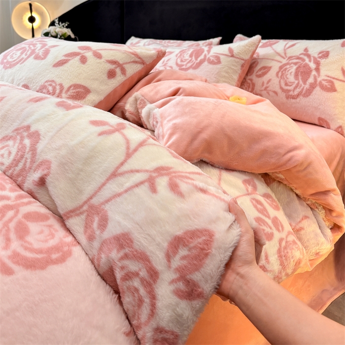 91家纺网 家纺一手货源 找家纺 莉莉安家纺 2025新款加厚保暖兔毛绒四件套 美拉德-粉蔷薇