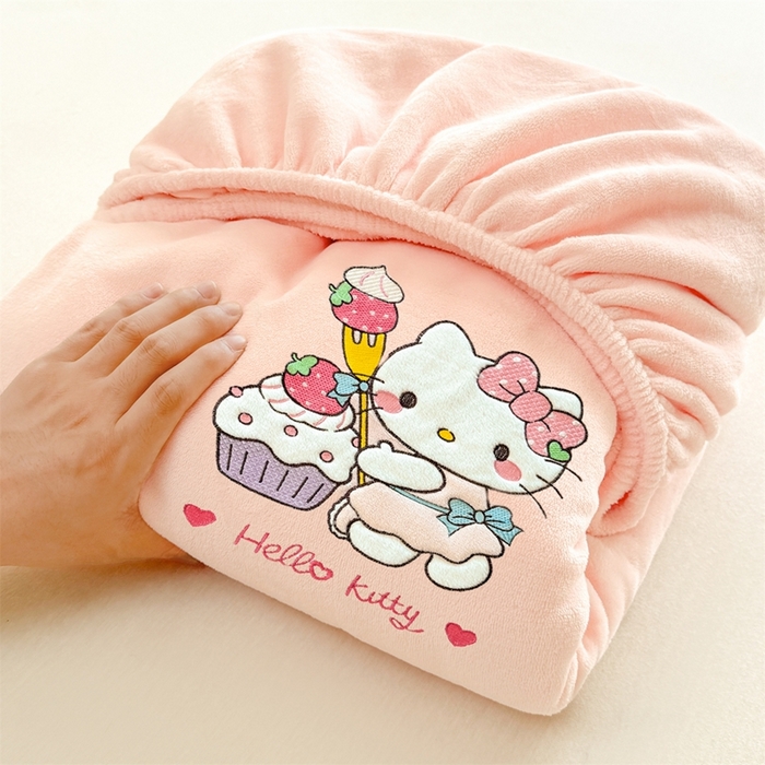 91家纺网 家纺一手货源 找家纺 雯豆家纺 正版授权IP纯色贴布绣牛奶绒床笠三件套加厚卡通床垫保护套 KITTY猫