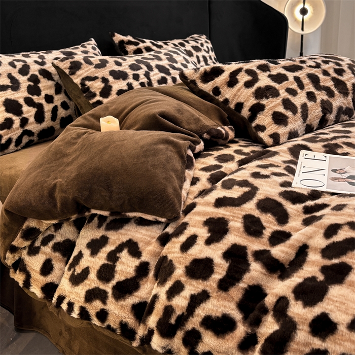 91家纺网 家纺一手货源 找家纺 莉莉安家纺 2025新款加厚保暖兔毛绒四件套 美拉德-豹纹