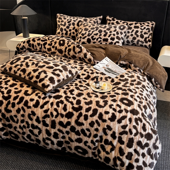 91家纺网 家纺一手货源 找家纺 莉莉安家纺 2025新款加厚保暖兔毛绒四件套 美拉德-豹纹