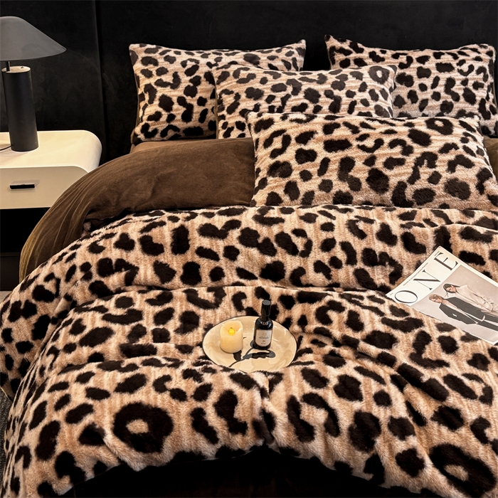 91家纺网 家纺一手货源 找家纺 莉莉安家纺 2025新款加厚保暖兔毛绒四件套 美拉德-豹纹