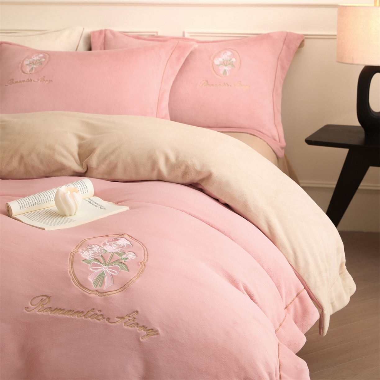 91家纺网 家纺一手货源 找家纺 （总）梦幻之城 2025新款牛奶绒系列四件套-沁雅