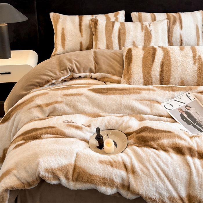 91家纺网 家纺一手货源 找家纺 莉莉安家纺 2025新款加厚保暖兔毛绒四件套 美拉德-拿铁纹