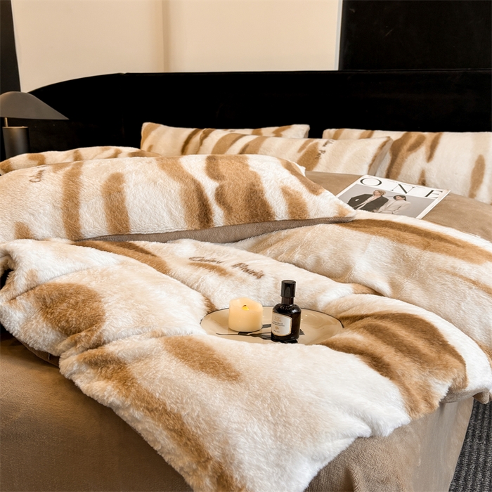 91家纺网 家纺一手货源 找家纺 莉莉安家纺 2025新款加厚保暖兔毛绒四件套 美拉德-拿铁纹