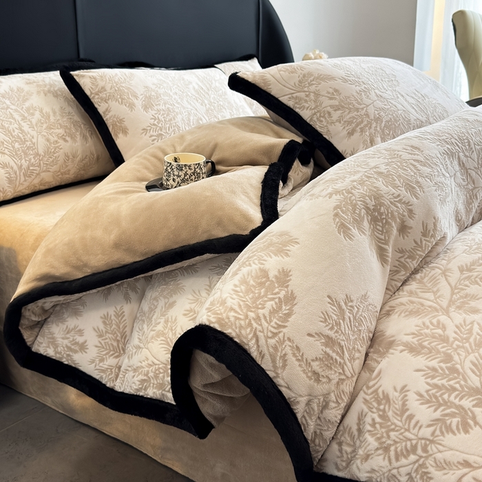 91家纺网 家纺一手货源 找家纺 （总）卡罗兰 2025新款雕花牛奶绒兔毛包边四件套